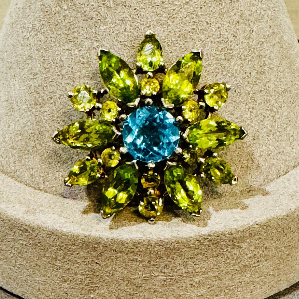 14K Gold Peridot and Blue Topaz Floral Brooch